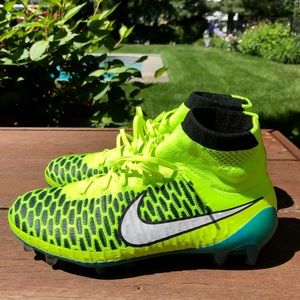Nike women’s Magista Cleats (Never worn)